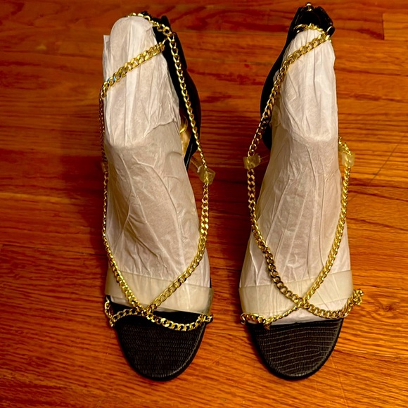 JLO DEBBYE women’s heels size 7 new in box
Never used. - Picture 2 of 5